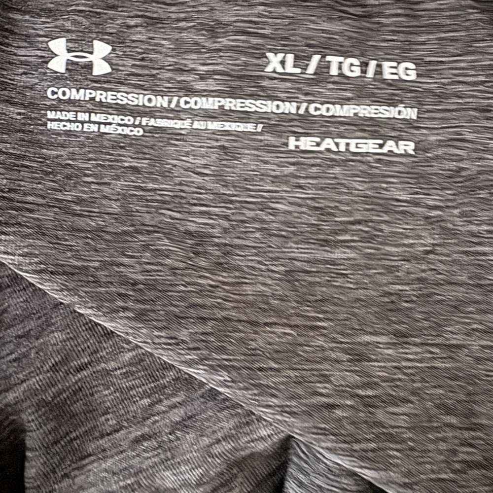Under Armour Grey Long Sleeve Compression Heat Gear Shirt Boys XL - Picture 3 of 4